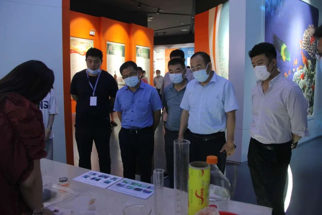 第二屆日照海洋生物產(chǎn)業(yè)高質(zhì)量發(fā)展論壇專家來潔晶集團參觀