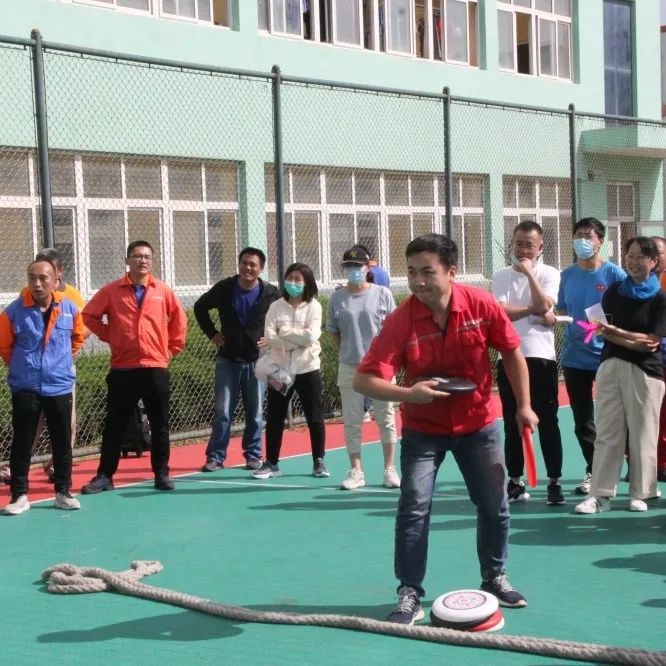 公司舉行“慶國慶”趣味運(yùn)動會